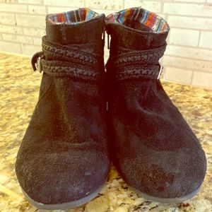 Minnetonka Booties